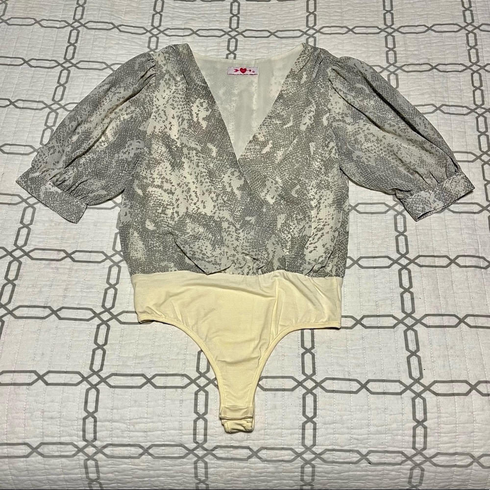 Buddy Love size small. EUC